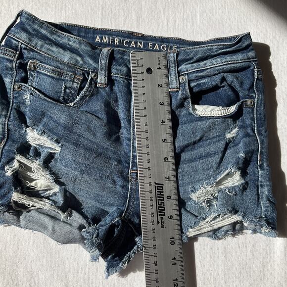 American Eagle Women Shorts 6 Blue Denim Cutoff Next Level Stretch 2” Inseam - Picture 6 of 10